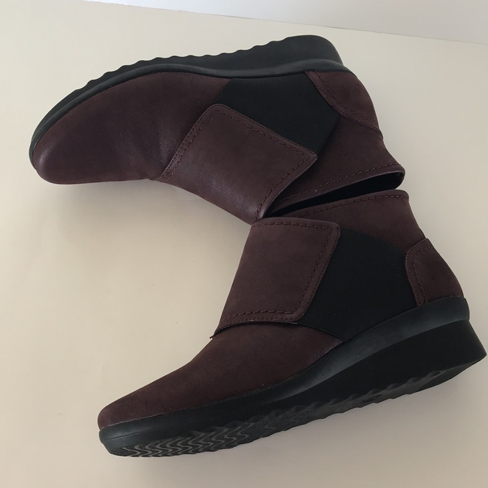 Cloudsteppers By Clarks Suede Booties Size 8m - image 6